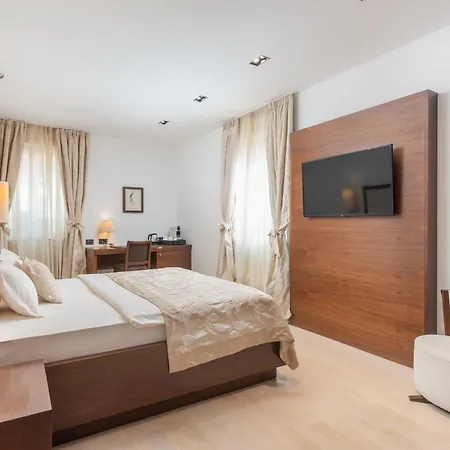 Hotel Marmont Heritage 4*