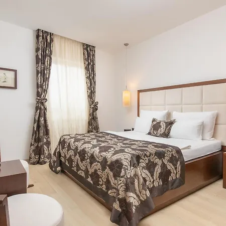 Hotel Marmont Heritage 4*