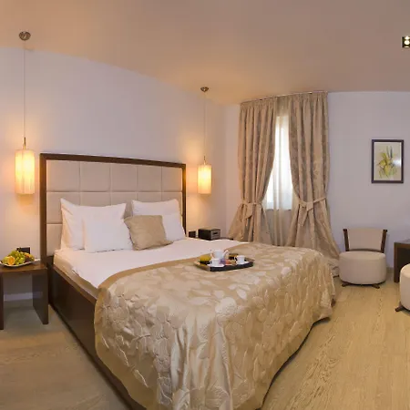 Marmont Heritage Hotel 4*