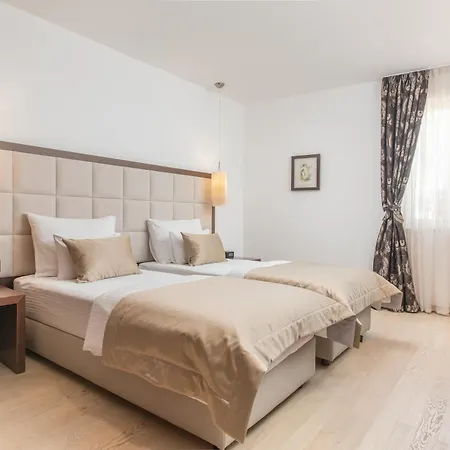 Готель Marmont Heritage (adults Only)