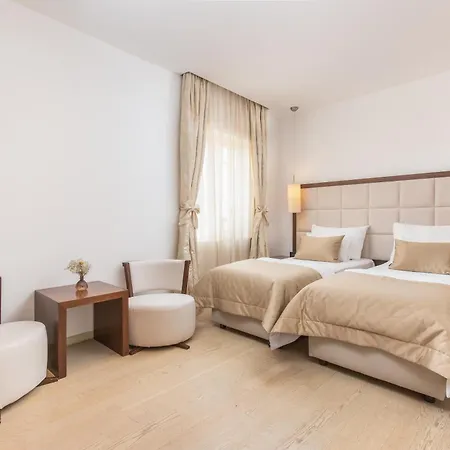 Готель Marmont Heritage (adults Only) 4*