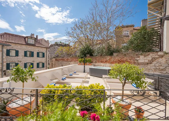 Marmont Heritage (adults Only) מלון