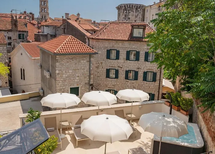 Marmont Heritage (adults Only) מלון